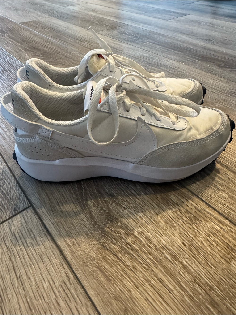 Nike Women's waffle debut Casual Sneakers 8